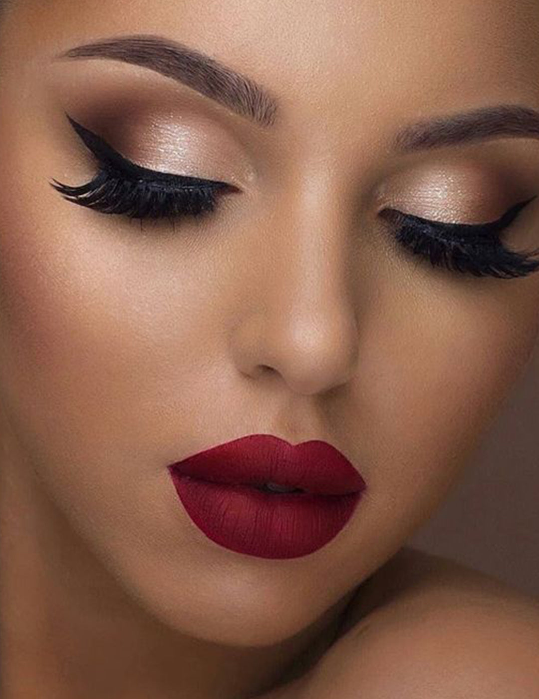 GLAMOROUS MAKEUP